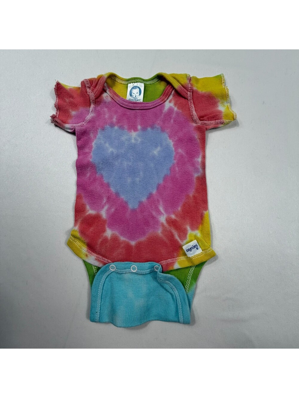 Gerber Baby Onesie Tie-Dye Heart Print Size Newborn